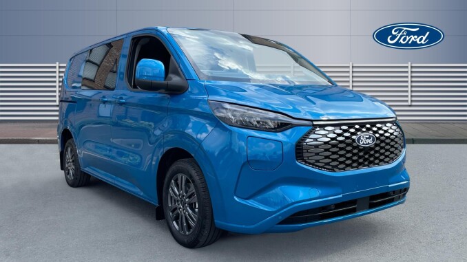 Ford Transit Custom E-320 L1 Rwd 160kW 71kWh H1 Double Cab Van Limited Auto - Image 1